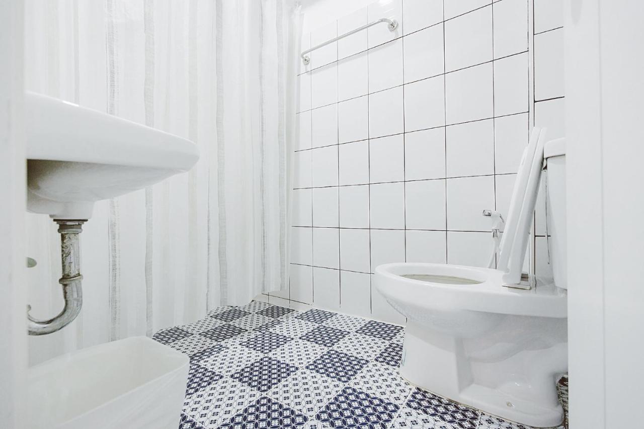 Pine Cafe'&Bed Hotel Phranakhonszi Ajutthaja Kültér fotó