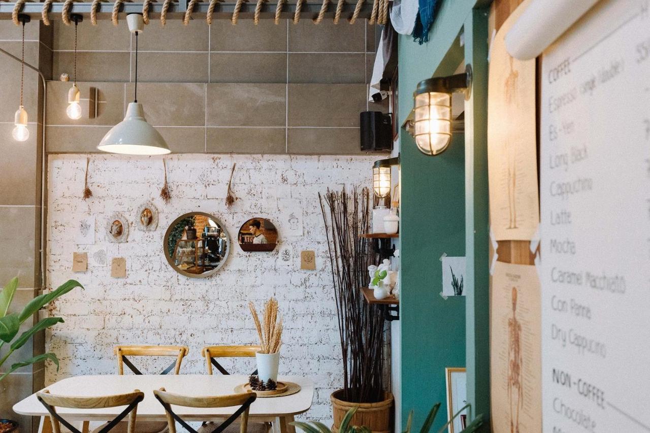 Pine Cafe'&Bed Hotel Phranakhonszi Ajutthaja Kültér fotó