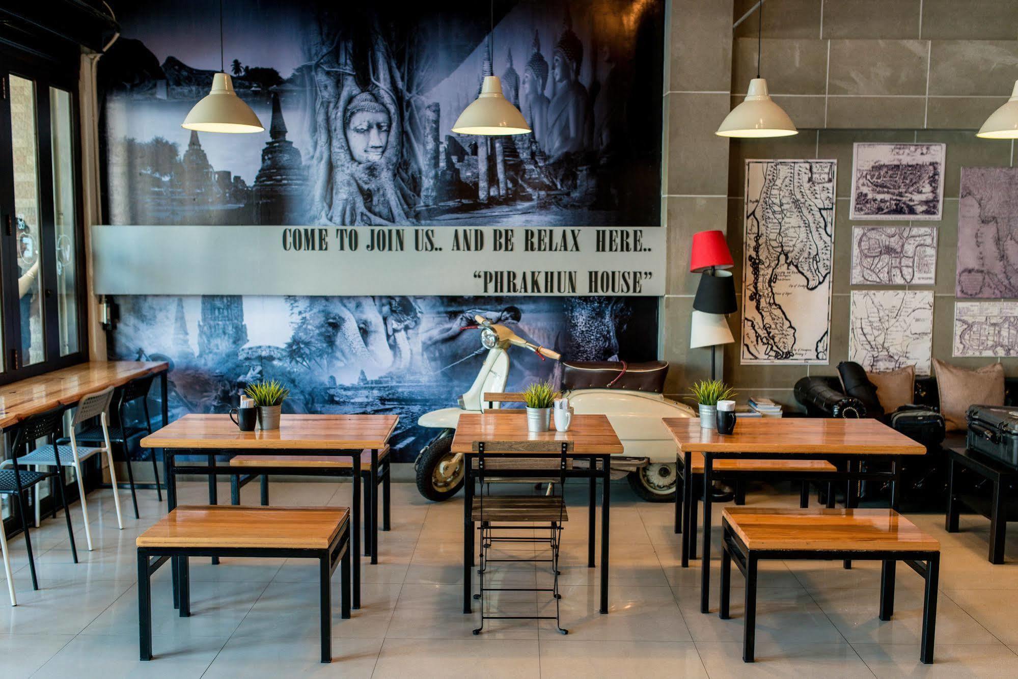 Pine Cafe'&Bed Hotel Phranakhonszi Ajutthaja Kültér fotó
